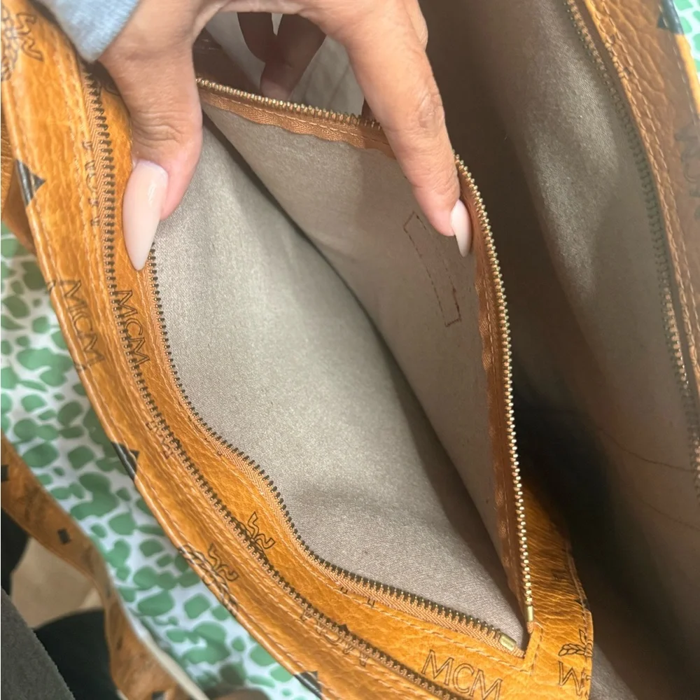 MCM Large Totes - Picture 4 of 4